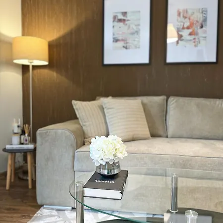 Centre Apt. With Parking For 4 Guests Plovdiv