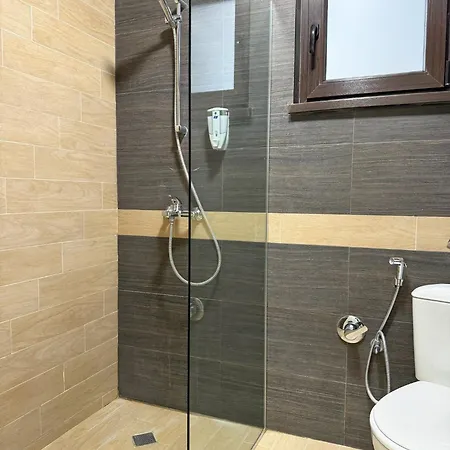 Centre Apt. With Parking For 4 Guests Lejlighed *