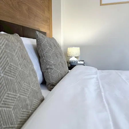 Апартаменты Centre Apt. With Parking For 4 Guests