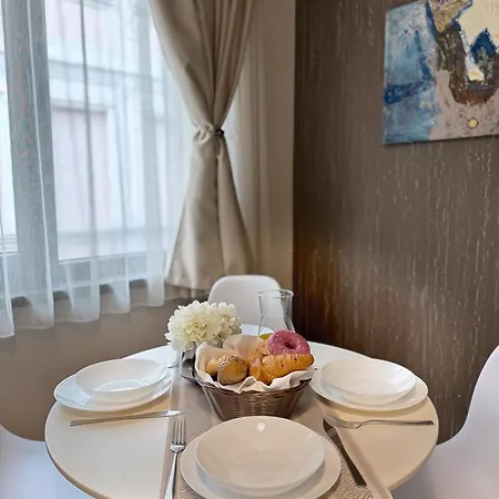 Lejlighed Centre Apt. With Parking For 4 Guests Plovdiv