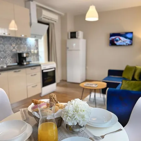 Centre Apt. With Parking For 4 Guests Апартаменты Пловдив