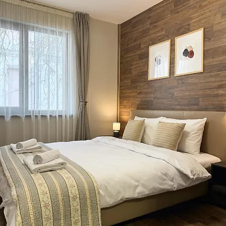 Centre Apt. With Parking For 4 Guests Apartamento