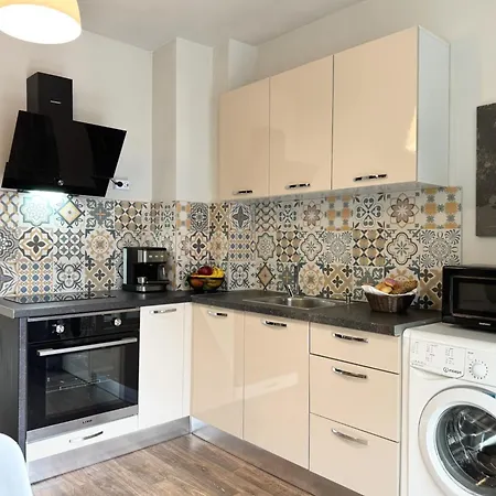 Апартаменты Centre Apt. With Parking For 4 Guests *