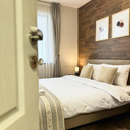 Lejlighed Centre Apt. With Parking For 4 Guests