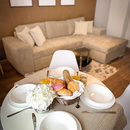 Apartamento Centre Apt. With Parking For 4 Guests *