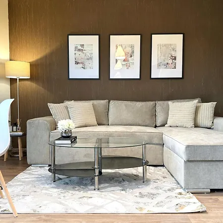 Lejlighed Centre Apt. With Parking For 4 Guests