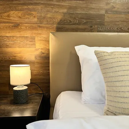 Centre Apt. With Parking For 4 Guests Apartamento *