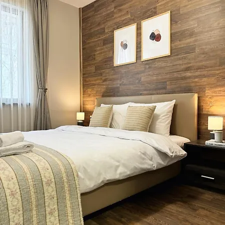 Lejlighed Centre Apt. With Parking For 4 Guests