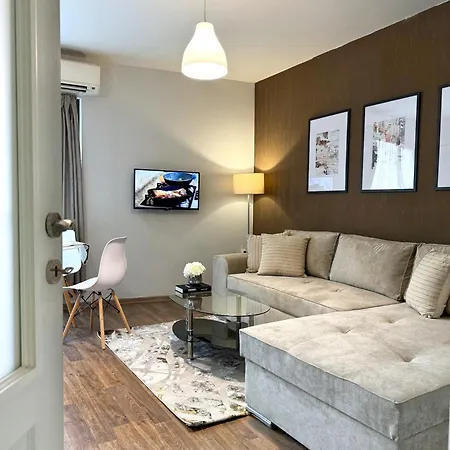 Centre Apt. With Parking For 4 Guests Plovdiv