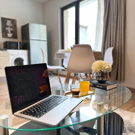 Centre Apt. With Parking For 4 Guests * Plovdiv