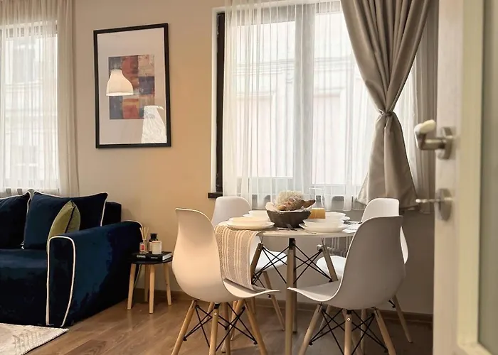 Centre Apt. With Parking For 4 Guests Lejlighed