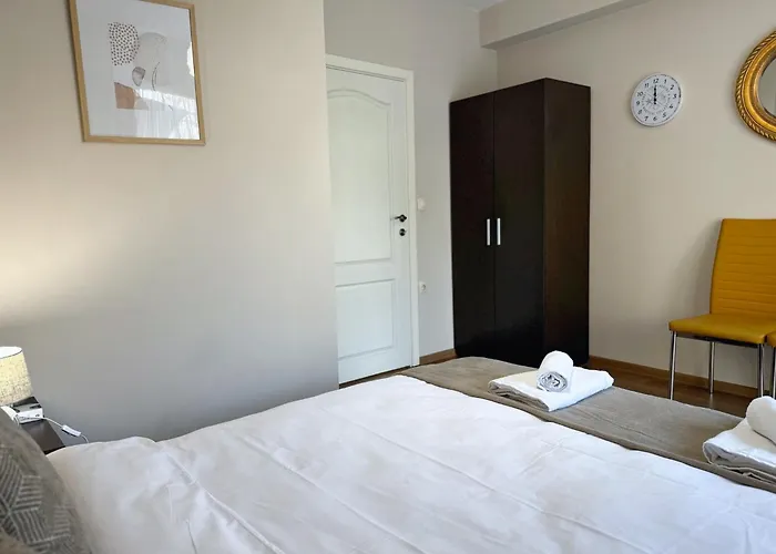 Lejlighed Centre Apt. With Parking For 4 Guests