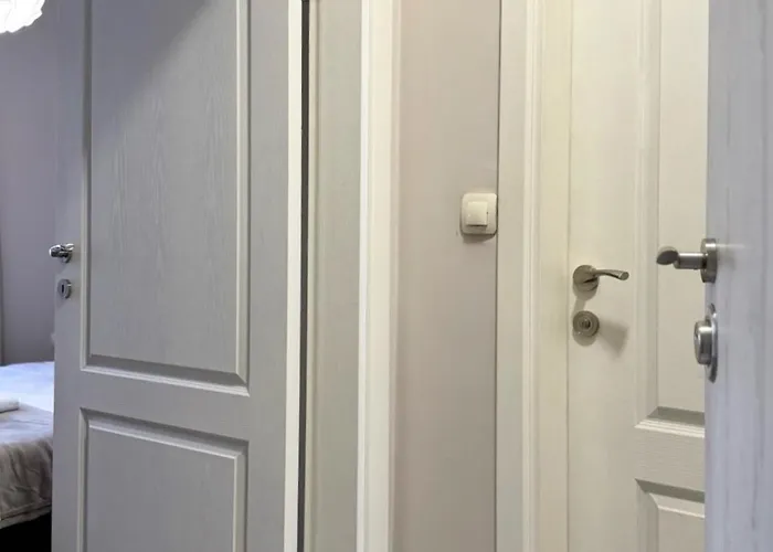 Centre Apt. With Parking For 4 Guests Plovdiv