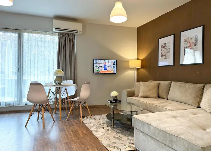 Centre Apt. With Parking For 4 Guests Plovdiv