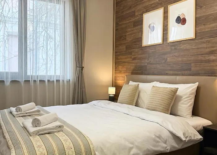 Centre Apt. With Parking For 4 Guests Lejlighed