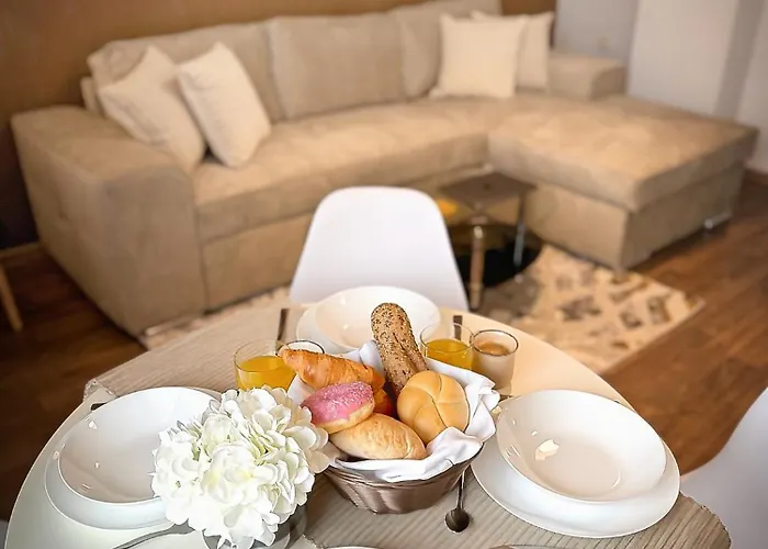 Lejlighed Centre Apt. With Parking For 4 Guests *