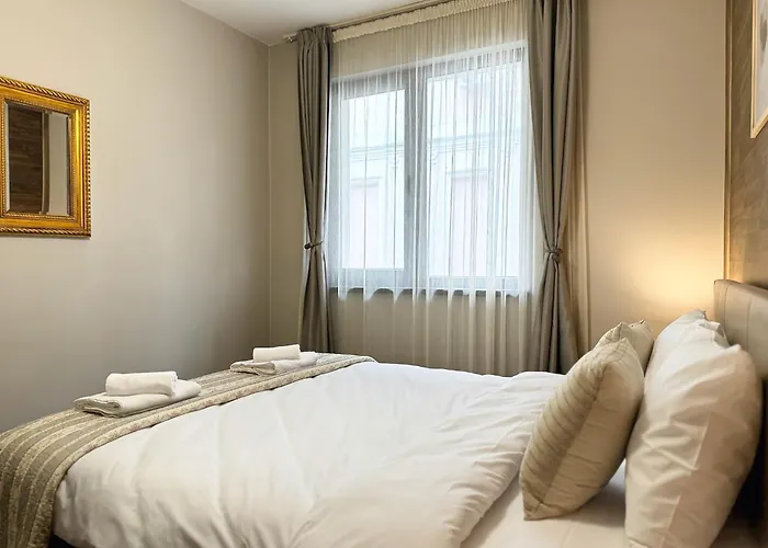 Centre Apt. With Parking For 4 Guests