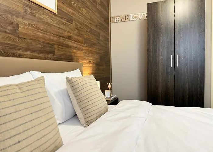 Lejlighed Centre Apt. With Parking For 4 Guests