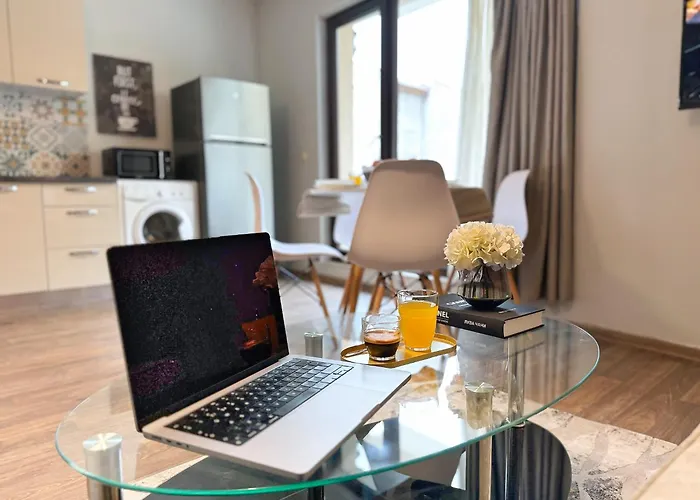 Centre Apt. With Parking For 4 Guests * Plovdiv